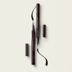 Una Delineador Caneta para Ojos Negro 1ml